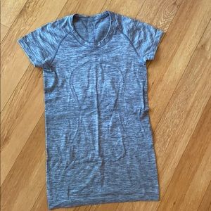 Luluemon gray knit top